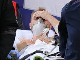 Nhờ sự trợ giúp kịp thời của đội ngũ y bác sĩ, christian eriksen đã qua cơn nguy kịch. 50y5lvw Bi4n2m