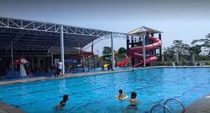 Saat masyarakat setempat menginginkan fasilitas waterboom maka ini adalah tempat cocok. Inilah 7 Kolam Renang Di Majalengka Yang Wajib Kamu Kunjungi