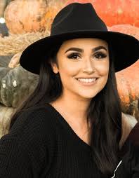 Amanda Cisson's Instagram, Twitter & Facebook