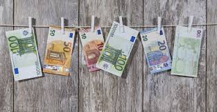 For example, you can instantly convert 100 eur to usd based on the rate offered by open exchange rates to decide whether you better proceed to exchange or. Euro To Dollar Forecast Eur Usd Near Make Or Break Levels