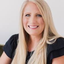 Crystal Murdock's Instagram, Twitter & Facebook