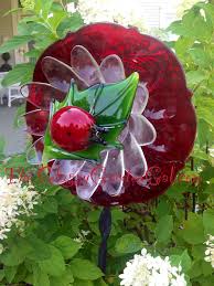 Pin By Amelia Saenz On Glass Garden Art Flowers Glass Garden Art Unique Garden Art Garden Art