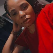 Thomasina Richardson's Instagram, Twitter & Facebook