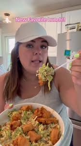 New Favorite Lunch #saladkit #lunch #girldinner #quicklunch #easylunchideas  #easymeals #salad #pizzaranch #lowcalorie #weightloss #postpartumjourney  #fyp #fypage #fypages #fypツ #fypシ゚viral