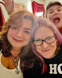 April Carman's Instagram, Twitter & Facebook