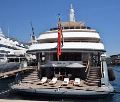« a louer, yacht de luxe, 70,50 mètres, l'un des plus beaux du monde, 25 hommes d'équipage, 615.000 euros par semaine, fioul et restauration à bord en sus, pour croisière de nabab. Superyachtfan The Yacht Boadicea In Monaco Boadicea Is Facebook