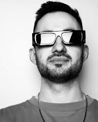 Finally got papped next to the bus with the boss @cookii_shakes ❤️