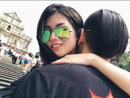 Chef juna yang namanya mulai naik daun semenjak menjadi juri masterchef indonesia season 1, kini sedang dikabarkan dekat dengan seorang wanita. Kisah Cinta Atries Angel Dari Dicky Smash Ke Chef Juna Tabloidbintang Com