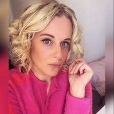 Janine Burrows's Instagram, Twitter & Facebook