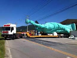 São 57 metros de altura que. Gdf Nega Recurso Da Havan Para Instalacao De Estatua Na Loja Do Sia