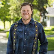 Tiny House Nation Tiny Questions Zack Giffin Fyi Network Tiny House Nation Tiny House This Or That Questions