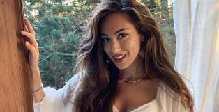 Buse yıldırım kimdir, kaç yaşındadır, nerelidir?, buse yıldırım boyu, kilosu, burcu, hayatı 14 aralık 1988 yılında i̇stanbul'da doğan buse yıldırım, 1.70 metre boyunda, 54 kilo ve yay burcudur.lise. Buse Yildirim Kimdir Nereli Boy Kilo Kac Yasinda Evli Mi Sevgilisi