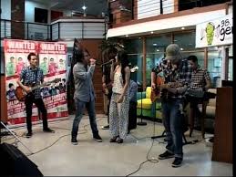 Cara unduh atau download lagu ari lasso feat ariel tatum berjudul karena aku tlah denganmu mp3. Ari Lasso Ft Ariel Tatum Karena Aku T Lah Denganmu Ganaskustik Youtube