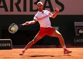 Yep, you guessed it, one novak djokovic. French Open Novak Djokovic Dreht 0 2 Satzruckstand Gegen Tsitsipas Zum 19 Grand Slam Titel Tennisnet Com