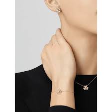Frivole Pendant Mini Model Vcarp24000 Van Cleef Arpels Diamond Shape Earrings Van Cleef Arpels Van Cleef