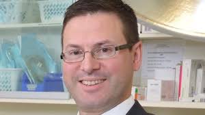 Adelaide surgeon Clayton Lang: Post-death lawsuit from fellow surgeon  Markus Nikitins