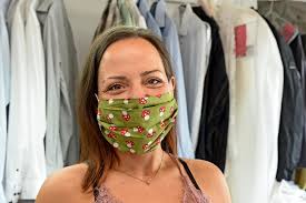 Bunte und kreative Motive: Maskenpflicht im Einzelhandel und öffentlichen  Verkehrsmitteln in Brandenburg Teltow-Fläming und Dahme-Spreewald