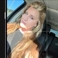 Casey Comeaux's Instagram, Twitter & Facebook