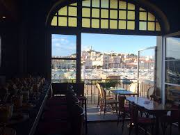 Petit Dejeuner Au Bar La Caravelle Marseille Marseille Vieux Port Vieux Port De Marseille
