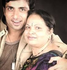 He was born in moga, punjab but was raised in nagpur. Sonu Sood Wiki Wife Height Age Family Biography More Famous People Wiki