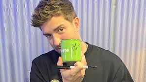 Ariel Rot y Alejo Stivel (Tequila) reinterpretan con amigos el famoso 'Rock  and Roll en la Plaza del pueblo'