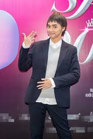 Hương giang idol được người hâm mộ biết đến lần đầu tiên trên chương trình vietnam idol 2010 dưới cái tên ngọc hiếu. HÆ°Æ¡ng Giang Idol Hoa Trang Nam Giá»›i Ngoi Sao