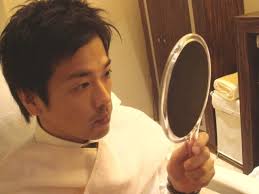 アナスタシアで花婿を美貌男に。