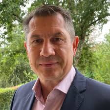 Merci à toutes les personnes que j'ai pu rencontrer lors de cette carrière… 