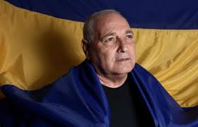 El conmovedor video de un hincha de boca y otro de river abrazados y llorando por la muerte de maradona. Heber Mastrangelo 100x100 Lorenzo Estuvo 20 Anos Adelantado El Grafico