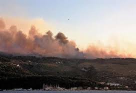 Δύσκολη είναι η κατάσταση στη σάμο με την πυρκαγιά που εκδηλώθηκε το μεσημέρι στην περιοχή βουρλιώτες. Samos Se E3eli3h H Fwtia Ekkenw8hkan 3enodoxeia Polites Toyristes Metafer8hkan Se Kleisto Gymnasthrio Cityportal Gr