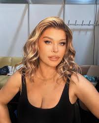 As of 2021, loredana groza is married to andrei boncea. Loredana Groza A Etalat Cel Mai Obraznic Decolteu Formele Apetisante Ale Juratei X Factor Au FÄƒcut Furori EÈ™ti SuperbÄƒ Foto Spynews Ro