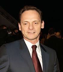 On this day in 1966, Frank Sinatra went to No.1 in the US singles chart  with 'Strangers In The Night'.