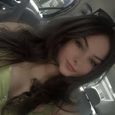 okay this is a lot to ask I know but can yall help a girl out😭🤦🏻‍♀️ i  don't know which one to submit for dreamsnap