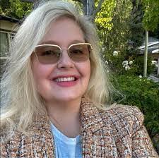 Sheila Roebuck's Instagram, Twitter & Facebook