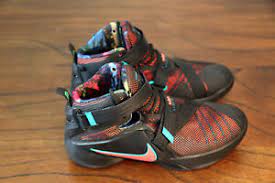 Shop the hottest selection of nike lebron shoes at foot locker. Nike Lebron James Shoes Youth Kids Childrens Size 6 5 Very Nice Ebay