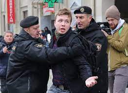 Мать романа наталья протасевич сказала в интервью каналу nexta, что находится в шоке. Kak Belorusskie Specsluzhby Vysledili Romana Protasevicha