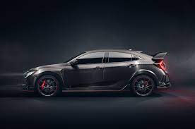 It's hard to overstate how much we like the 2018 honda civic. 2018 Honda Civic Type R Prototype Offers First Look At Us Bound Model Autoguide Com News
