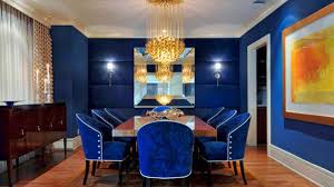 With the photos below, you will get ideas on how a dining room would look like when velvet dining chairs are added to it. 20 Beautiful Dining Rooms With Velvet Chairs