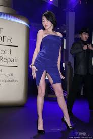 The meteor garden star, however, did receive gratitude from the chinese netizens for her actions, given that the entire province of even ms hsu's younger sister, dee, who was cast as dao ming si's older sister in the chinese rendition of the popular drama series, was slammed for supporting her sister. Pin On S Hairstyle Xiaos Shirt Straight Hair