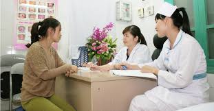 Hảo kể cuối tháng 5, khi thấy hình ảnh y bác sĩ, cả sinh viên y dược bị ngất, nằm dài trên nền đất do phải mặc đồ bảo hộ quá lâu trong tiết trời nắng nóng, em và các bạn đã rất xúc động, nung nấu mong muốn giúp đỡ. 8 Bac SÄ© Sáº£n Phá»¥ Khoa Giá»i Va Uy Tin Táº¡i Tp Hcm