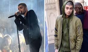 ex one direction star zayn malik makes chart history in the