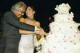 Jun 03, 2021 · elisabetta gregoraci è stata ospite a il punto z nel corso della puntata di mercoledì 2 giugno. Elisabetta Gregoraci Ve La Ricordate Vestita Da Sposa Eccola Nel Giorno Del Suo Matrimonio Meteoweek