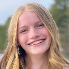 Elsa Klein's Instagram, Twitter & Facebook