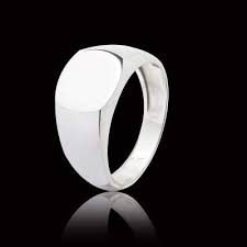Chevaliere Homme Signification Que Dit Elle Découvrez tous nos modèles en or jaune ou blanc 9 ou 18k personnalisables messieurs, vous êtes à la recherche d'une chevaliere homme or ? chevaliere homme signification que