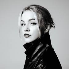 Clementine Brooks's Instagram, Twitter & Facebook