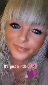 Lori Harp's Instagram, Twitter & Facebook