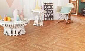 Tres Belle Imitation De Parquet Chevron Avec Ce Vinyle Ideal Pour Un Interieur Scandinave Sol Vinyle Sol Vinyle Imitation Parquet Decoration Maison