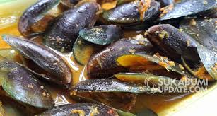 Dengan cocolan saus nanas asam manis sajian kerang hijau jadi lebih nikmat lagi. Kerang Hijau Saus Lada Kuning Resep Dari Palabuhanratu Sukabumi Yang Bisa Dicoba Di Rumah