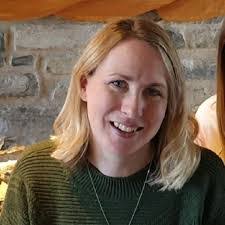 Deborah Ennis's Instagram, Twitter & Facebook