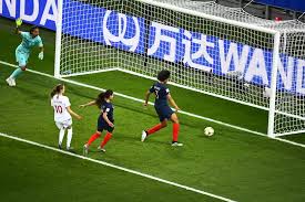Il marqua un but contre son camp qui contribuera à l'élimination de son pays. Football Coupe Du Monde 2019 Wendie Renard Apres Son But Contre Son Camp Je Pense Que Je Vais Passer Au Zapping